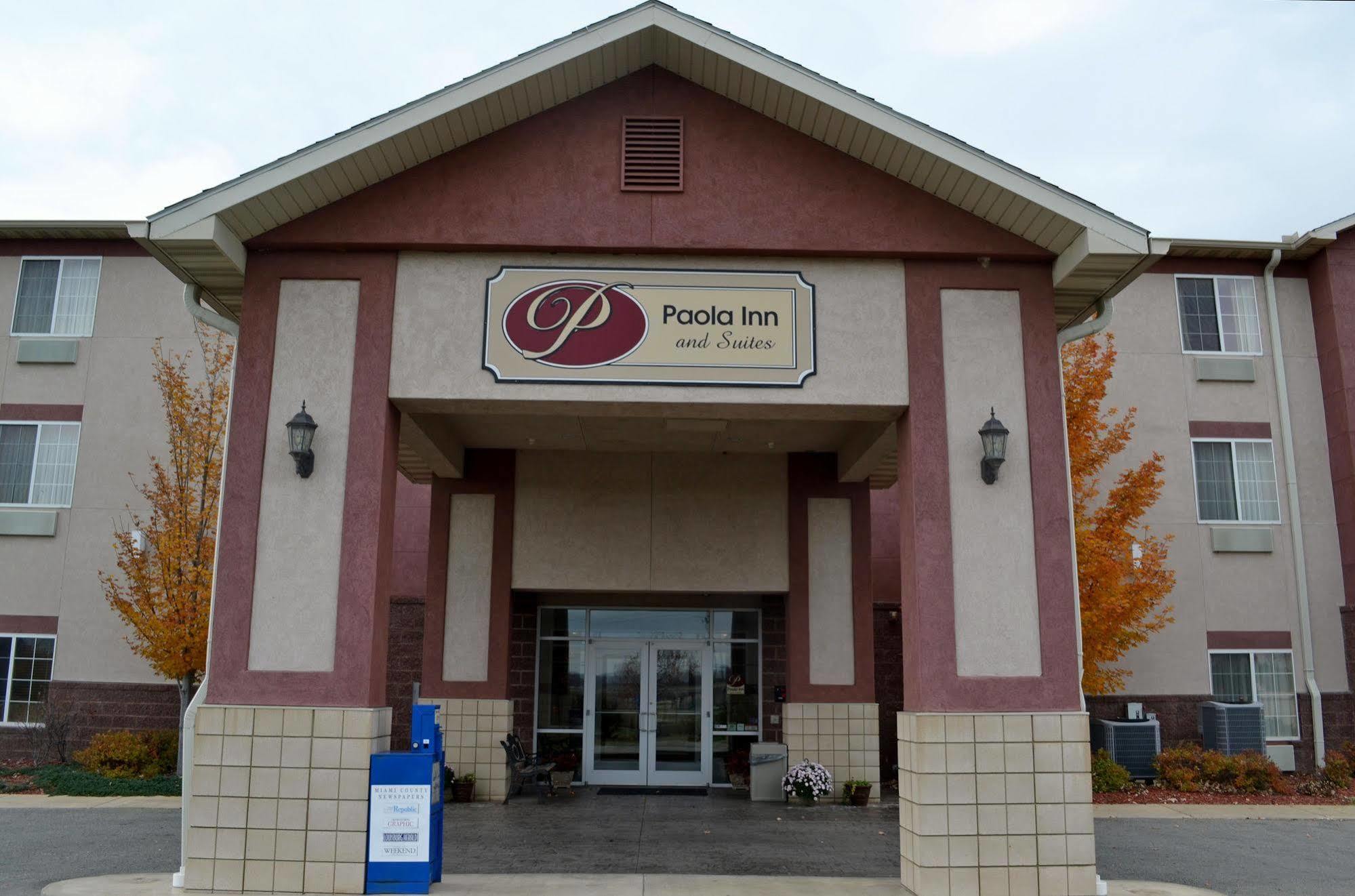 Paola Inn And Suites Экстерьер фото